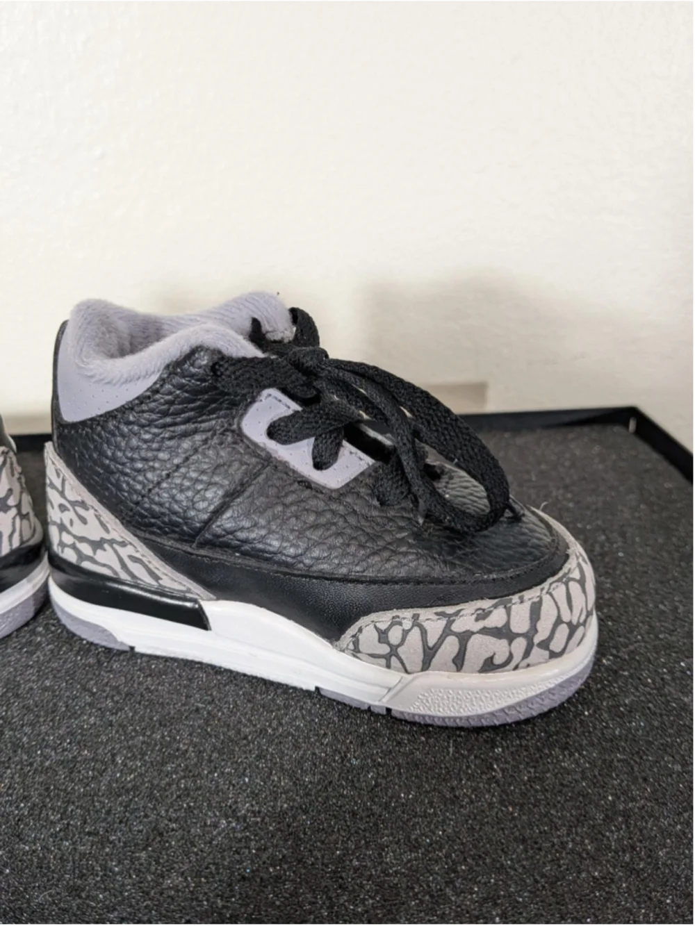 Nike Air Jordan 3 Retro Shoes Kids Size 4C Elephant Print Sneakers 832033-021